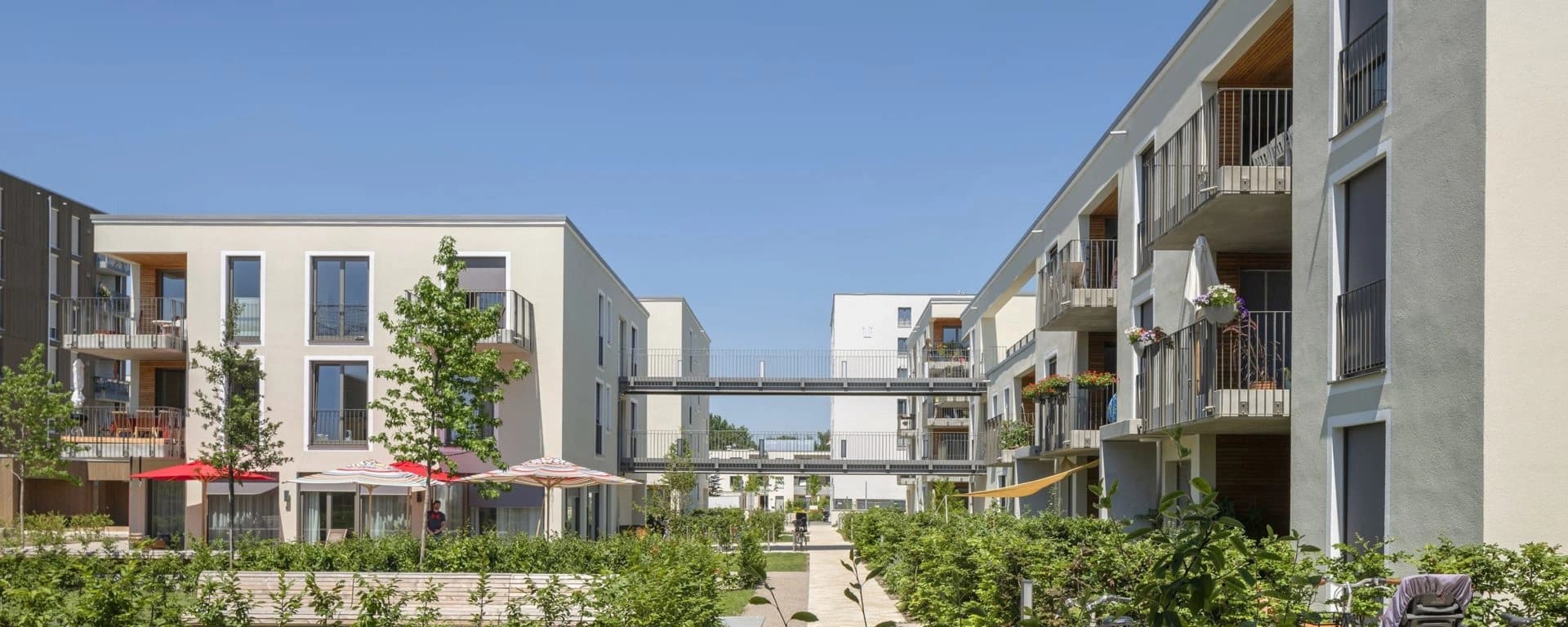 Mehrfamilienhaus mit Kita